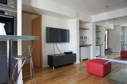Paris 17 Apartment on Grande Armee Ideal Base for City Explorers