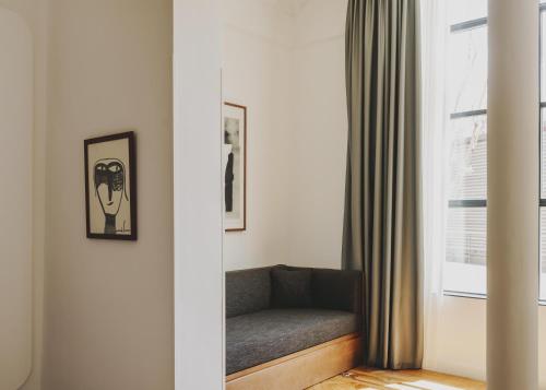 Ruang duduk di Hotel Regina Barcelona