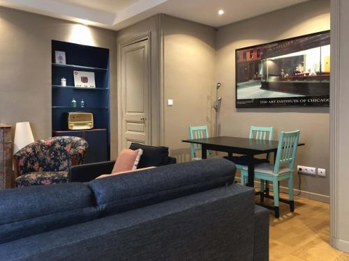 Urban Paris Apartment in Heart of Faubourg Saint Honore District