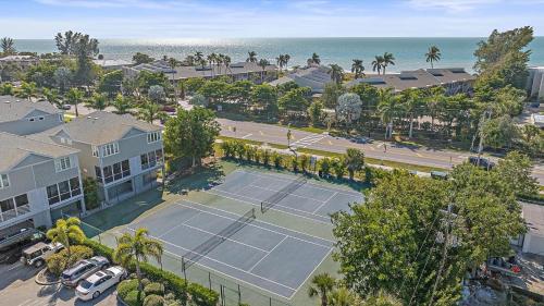 Galería fotográfica de Surf and Turf at Cedars East en Longboat Key