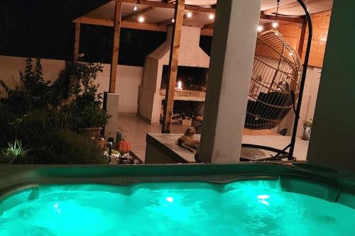 Piscina en o cerca de Baska Voda Viki