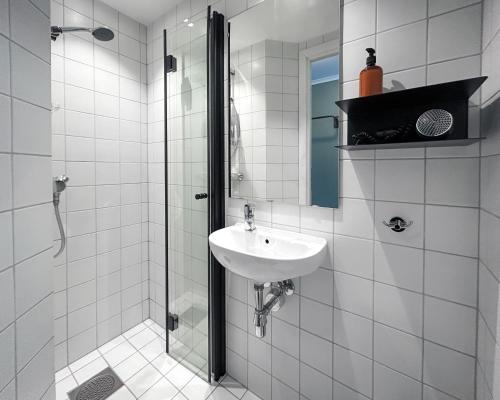 Bilik mandi di Trolltunga Hotel
