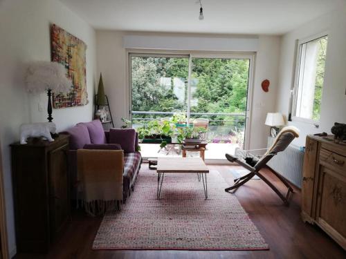 Maison des fontaines, calme spacieuse avec grand jardin