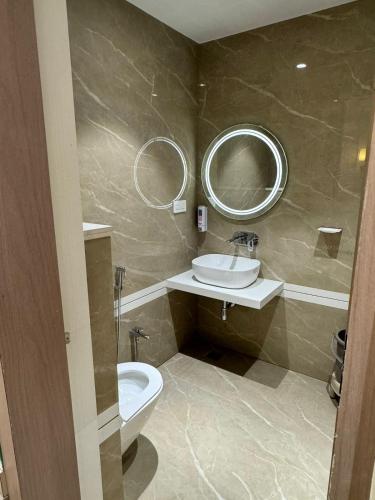 Ένα μπάνιο στο Hotel Fortune Inn