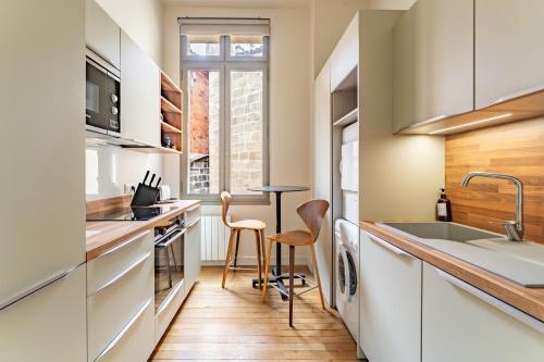 Magnifiques et lumineux Appartement de charme aux Quinconces ideal pour 4 ou 6 personnes