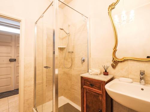 Bilik mandi di Apartment Aloe by Interhome