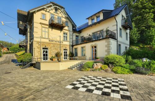 Budova, kde se hotel nachází
