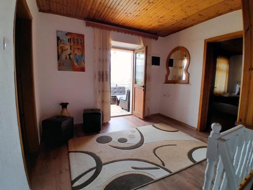 TV a/nebo společenská místnost v ubytování Guest House Ejona