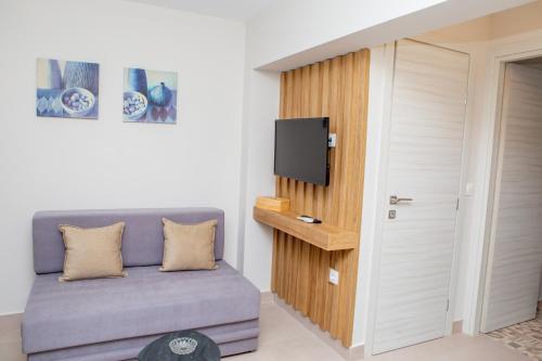 Villa Llanaj Residence 2 by Luxlikehome