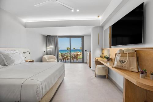 เตียงในห้องที่ Ventale Island Breeze Resort