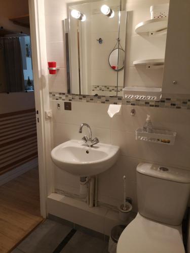 Studette meublée, Ranelagh Paris 16e
