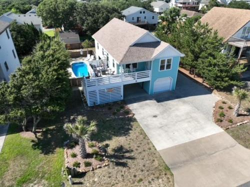 Somewhere On A Beach - Dog Friendly • Private Pool • Hot Tub • Fire Pit • Game Room • Horseshoe Pits • Walk to beach, Sound, arcade and go carts! - Maison De Trois Chambres