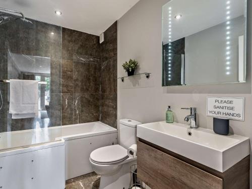 Et badeværelse på 3 bed in Bakewell 53896