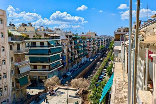 Bright Top-Floor Apartment - 2 Terraces - Αbove metro