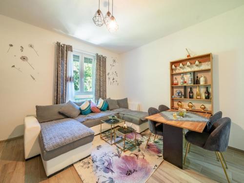 Χώρος καθιστικού στο Apartment Silki by Interhome