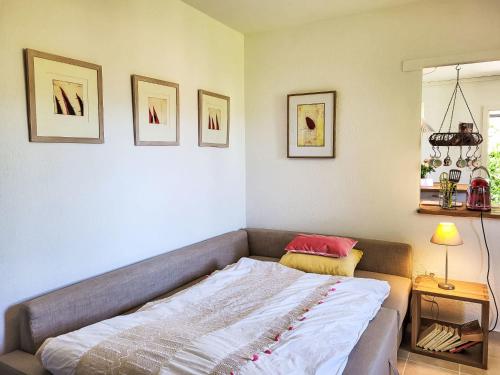 Postel nebo postele na pokoji v ubytování Apartment Ronchitt by Interhome