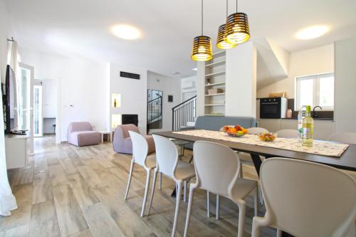 Villa Rose 2352