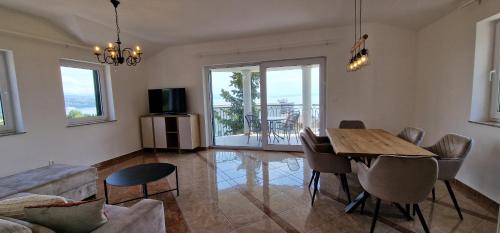Apartment Villa Maria 10 with swimming pool