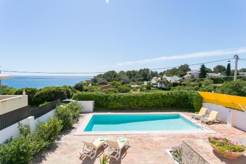 Carvoeiro Villa with Private Pool, Stunning View and just 5 min walk from the beach