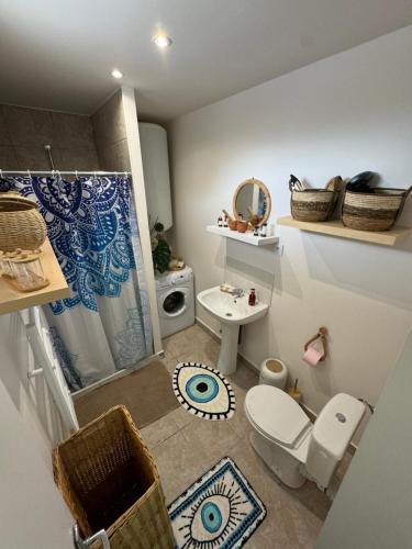 Ένα μπάνιο στο Magnifique appartement