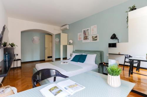The Best Rent - Colorful Apartment in Central Station