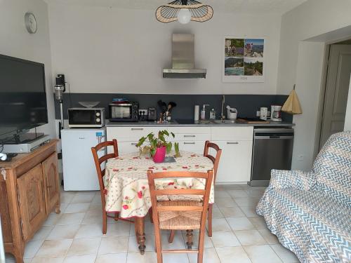 Photo de la galerie de l'établissement gite des sources, à Saint-Restitut