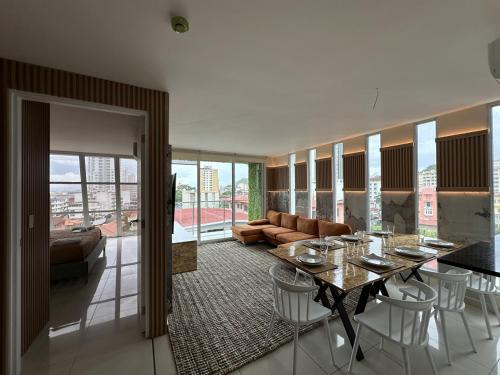 Χώρος καθιστικού στο 6B-Ssssstyle! 4BR