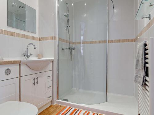 Ένα μπάνιο στο 2 Bed in Wellington 00467