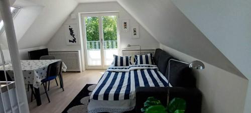 Postel nebo postele na pokoji v ubytování Lägenhet Gislövs strandmark