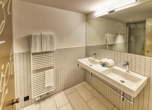 Bilik mandi di Boutique Hotel Reiser