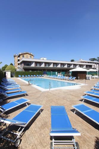 Bazén v ubytování Piccolo Hotel Nogara nebo v jeho okolí