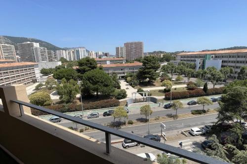 Nice T4 with balcony near downtown Toulon