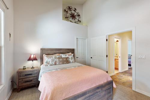 Una cama o camas en una habitación de Stoney Way