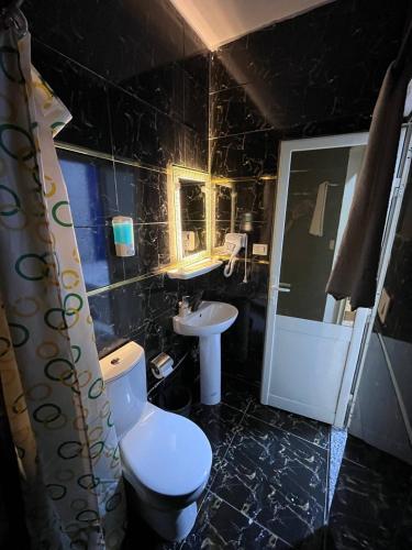 Bilik mandi di Future Hostel
