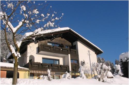 Obiekt Gästehaus Monika zimą