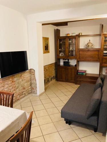 in CENTRO con cortile esterno