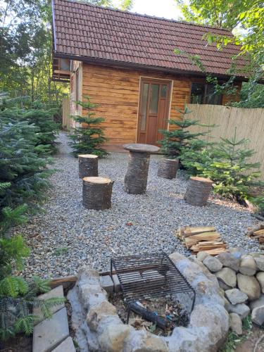 Aed väljaspool majutusasutust Bear Watching Tiny House