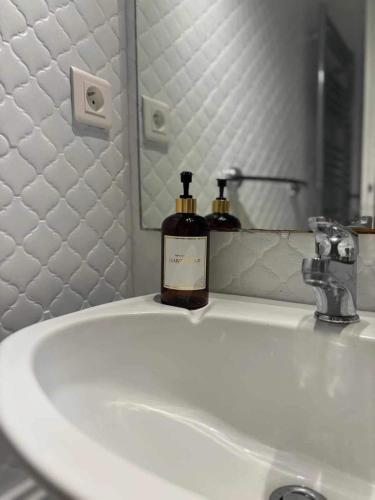 Ένα μπάνιο στο La suite Heraclee