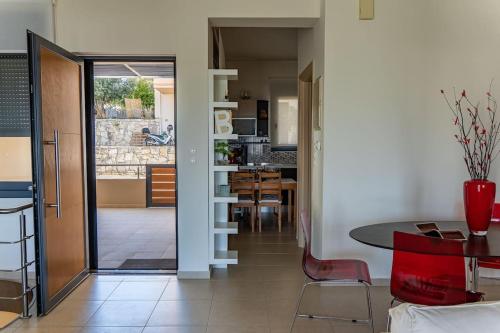 Maisonette with Exclusive Private Parking