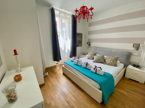 A bed or beds in a room at LEO'S HOME