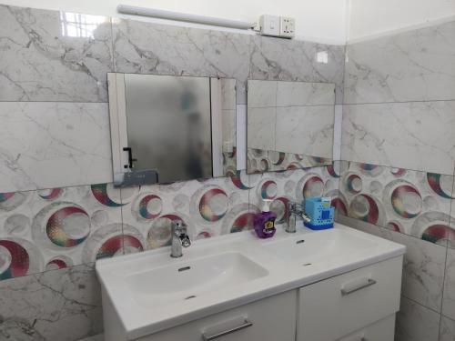 Ένα μπάνιο στο VILLA HOME SHANTI Calodyne