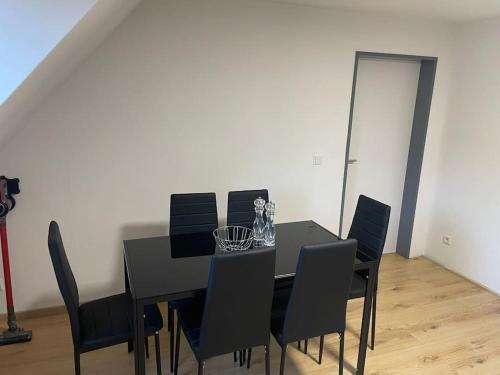 Φωτογραφία από το άλμπουμ του Moderne Ferienwohnung in Gelsenkirchen-Schalke für 1 bis 7 Personen mit Terrasse, ideal für Gruppen & Stadionbesuche στο Γκελζενκίρχεν