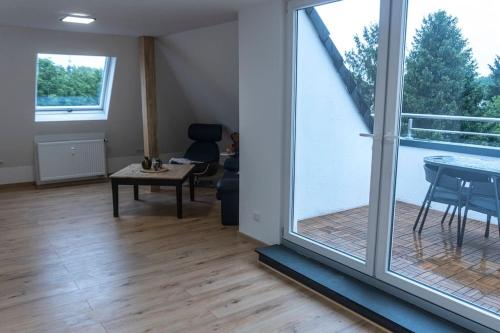 Μπαλκόνι ή βεράντα στο Moderne Ferienwohnung in Gelsenkirchen-Schalke für 1 bis 7 Personen mit Terrasse, ideal für Gruppen & Stadionbesuche