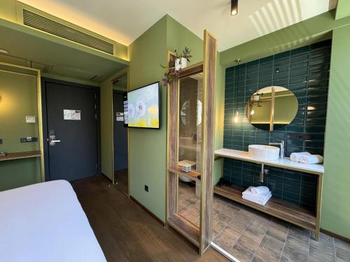 Postel nebo postele na pokoji v ubytování Design Hotel & Private Spa - Tbilisi Edition