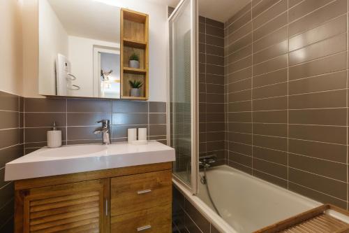 Grand Roc C202 from Slopes 280m, View, Parking & WiFi - Happy Rentals photo 9