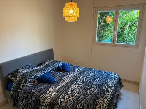Beachside Apartment with Pool & Garden in Juan les Pins