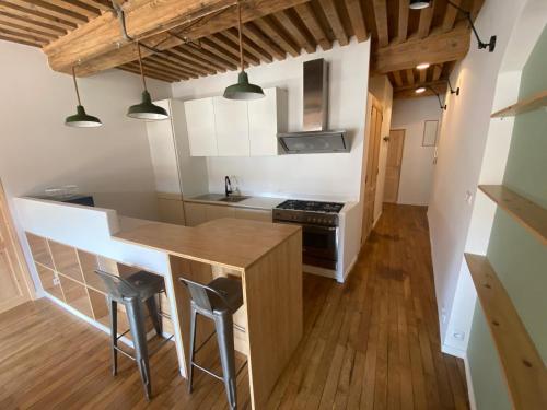 Photo de la galerie de l'établissement Appartement T3 hyper centre de Lyon, super vue Fourvière, à Lyon