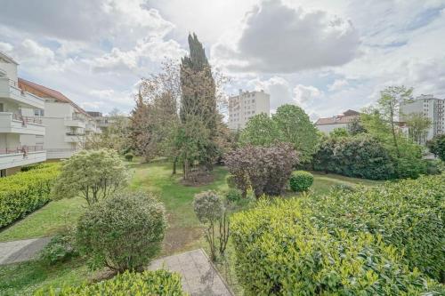 Photo de la galerie de l'établissement Spacious 1BR APT with Great Balcony, à Saint-Denis