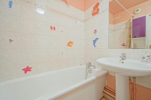 Photo de la galerie de l'établissement Spacious 1BR APT with Great Balcony, à Saint-Denis