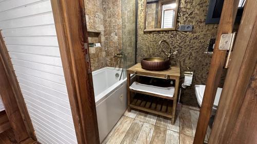Koupelna v ubytování Flu Alaçatı Tiny House Otel